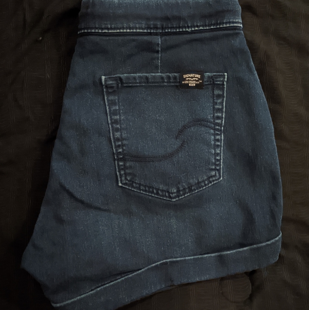 Deleting listing Friday! Levi Jean shorts